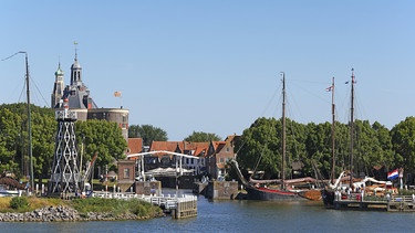 Hafeneinfahrt mit Leuchtturm | Bild: Picture alliance/dpa