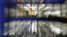 Angestellter in seinem Büro am Schreibtisch  | Bild: picture-alliance/ dpa | Frank Rumpenhorst