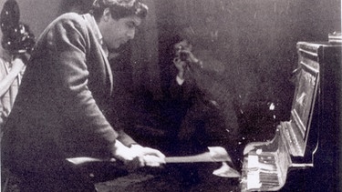 Raphael Montañez Ortiz, De-Struction Ritual: Henny-Penny-Piano-Sacrifice-Concert, 1967 | Bild: Raphael Montañez Ortiz