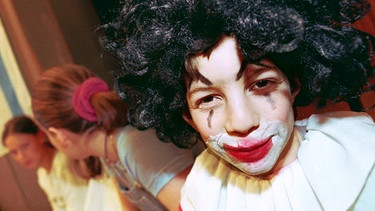Verkleidete jüdische Kinder feiern in Synagoge das Freudenfest Purim. | Bild: picture-alliance/dpa